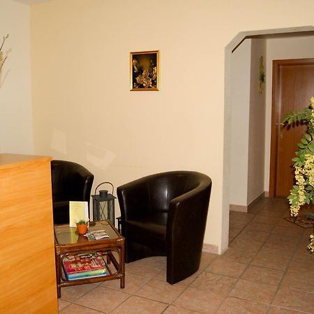 Hotel Schonunger Bucht Waigolshausen Экстерьер фото