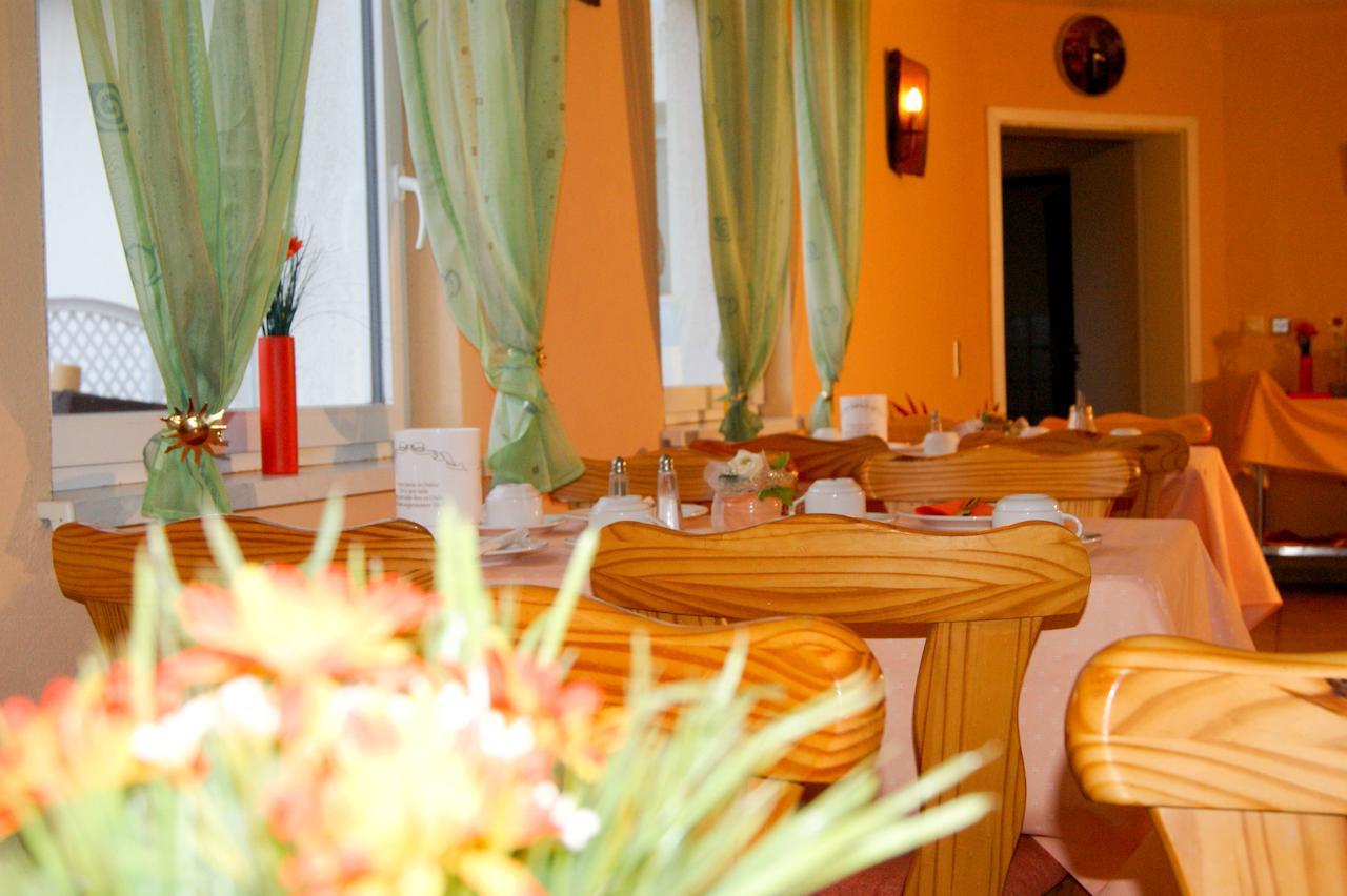 Hotel Schonunger Bucht Waigolshausen Экстерьер фото