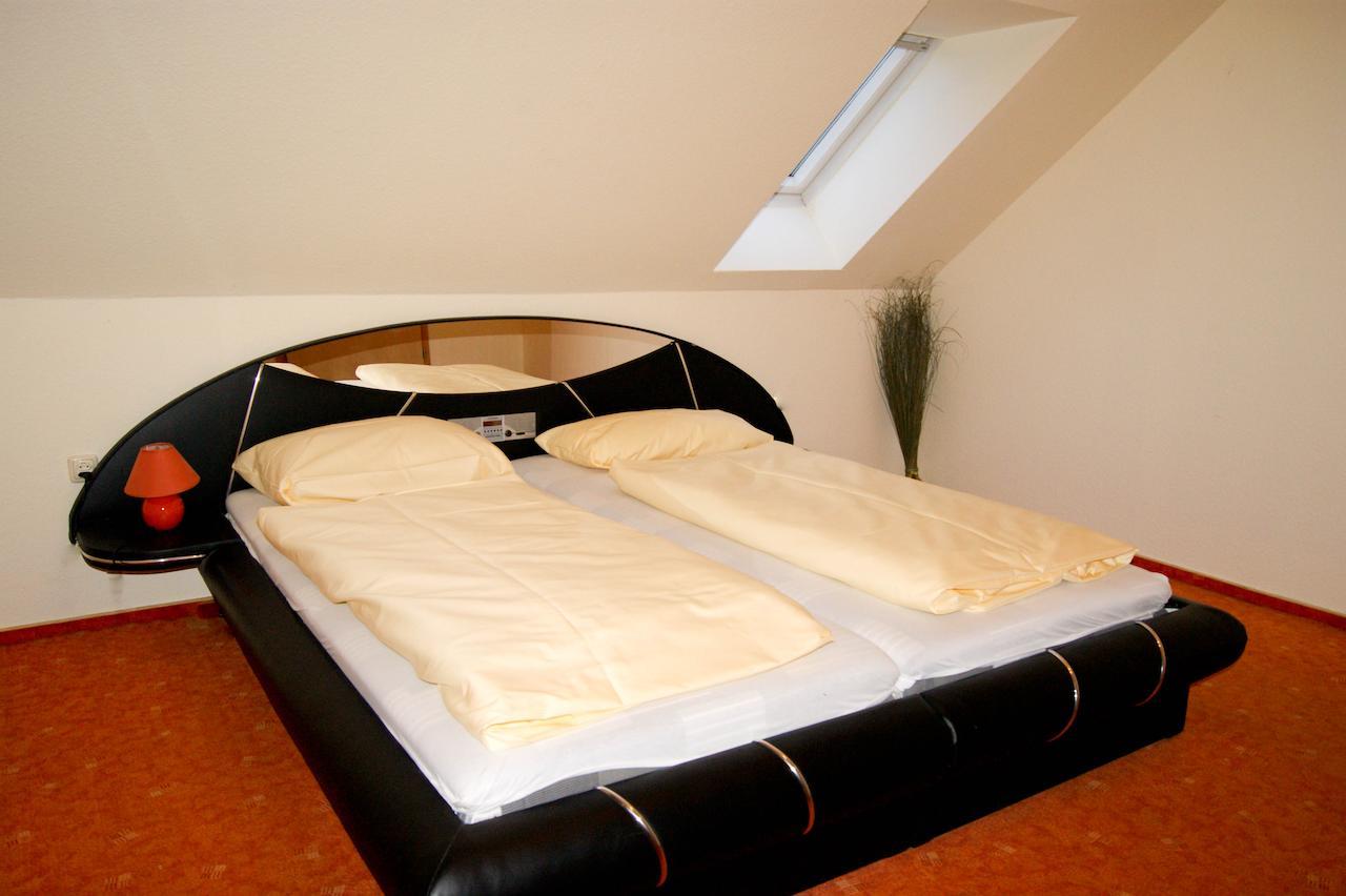 Hotel Schonunger Bucht Waigolshausen Номер фото